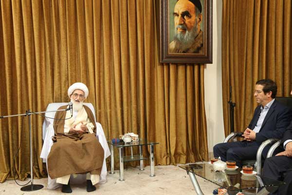 آیت الله نوری همدانی:دشمنان از جامعهای که در برابر سلطهگران بایستند ناراحت میشوند آیت الله نوری همدانی:دشمنان از جامعهای که در برابر سلطهگران بایستند ناراحت میشوند