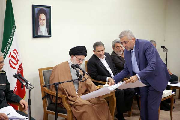 رهبری فرمودند از معبر آبی «کرخه کور» حتما استفاده کنید رهبری فرمودند از معبر آبی «کرخه کور» حتما استفاده کنید