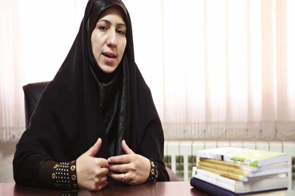 گفتگو با نویسنده کتاب فصل فیروزه گفتگو با نویسنده کتاب فصل فیروزه