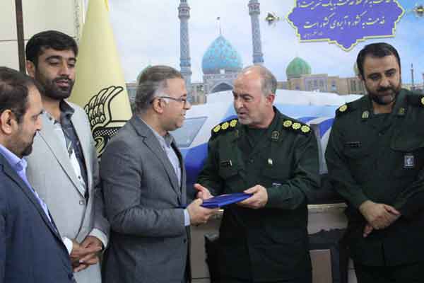 برترین مدیر بسیجی استان قم تجلیل شد برترین مدیر بسیجی استان قم تجلیل شد