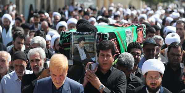 پیکر حجت الاسلام والمسلمین حائری در قم تشییع شد پیکر حجت الاسلام والمسلمین حائری در قم تشییع شد