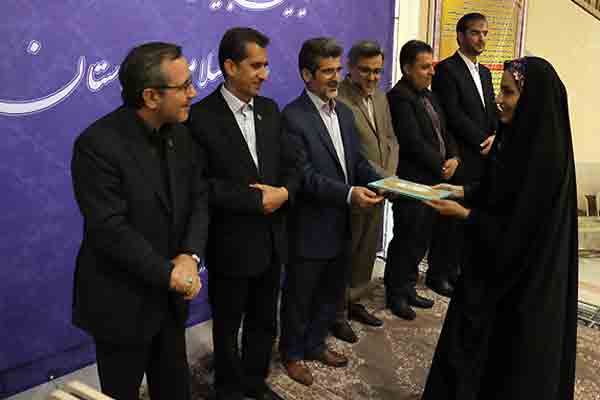 دانشگاه علوم پزشکی قم از خبرنگاران حوزه سلامت تجلیل کرد دانشگاه علوم پزشکی قم از خبرنگاران حوزه سلامت تجلیل کرد