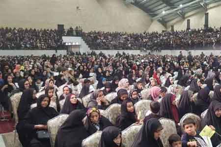 جشن ۱۰ هزار نفری یاوران امالمؤمنین حضرت خدیجه کبری(س) در قم برگزار شد جشن ۱۰ هزار نفری یاوران امالمؤمنین حضرت خدیجه کبری(س) در قم برگزار شد