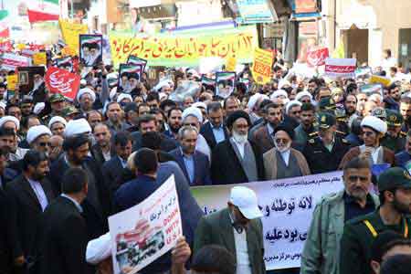 فریاد مرگ بر آمریکا و اسرائیل در فضای قم طنین انداز شد فریاد مرگ بر آمریکا و اسرائیل در فضای قم طنین انداز شد