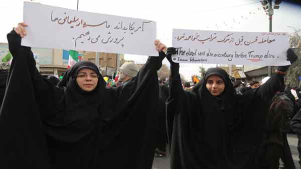 دست نوشه ها،شعار ها و تصاویر مردم قم در راهپیمایی 22 بهمن