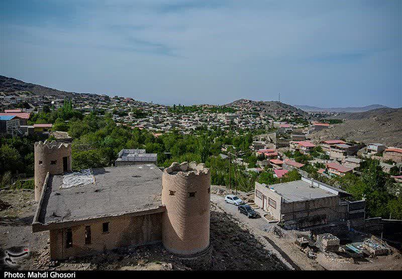 اعتراض اهالی روستای فردو به تعطیلی درمانگاه در روزهای پنجشنبه اعتراض اهالی روستای فردو به تعطیلی درمانگاه در روزهای پنجشنبه