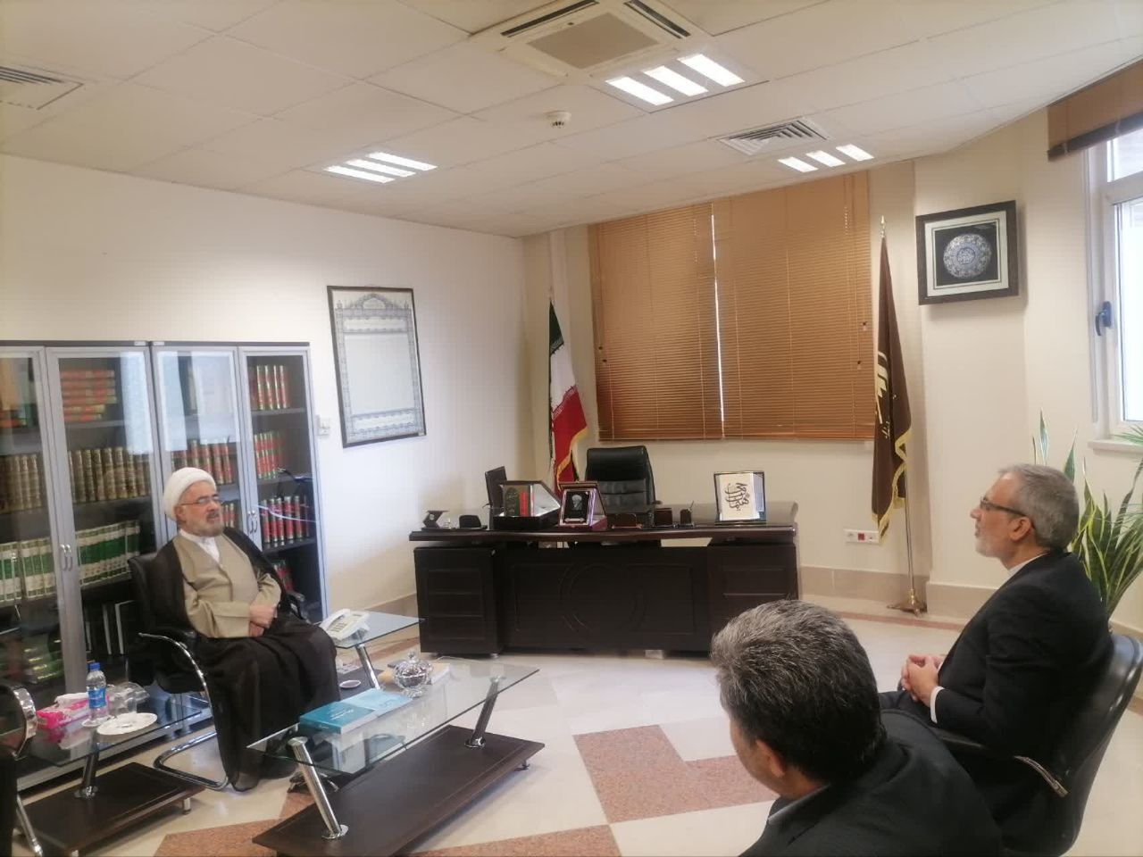 مدیر عامل ایرنا از بنیاد بین المللی اسرا و کتابخانه خسروشاهی بازدیدکرد مدیر عامل ایرنا از بنیاد بین المللی اسرا و کتابخانه خسروشاهی بازدیدکرد