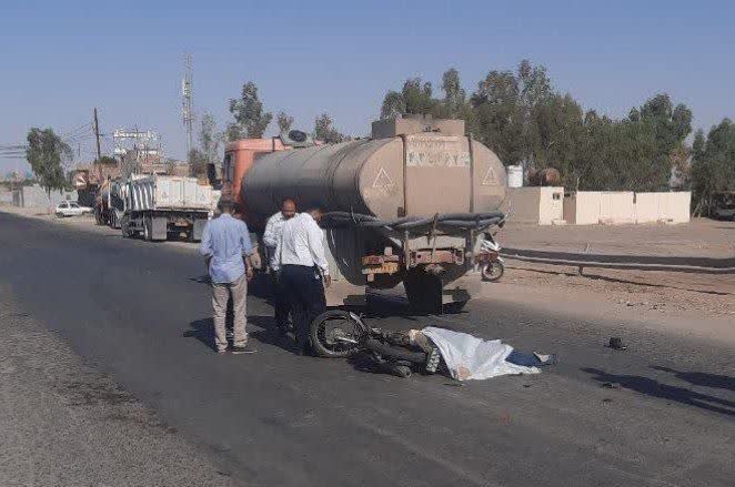 فوت دلخراش موتورسوار بی‌کلاه در برخورد با کامیون در قم