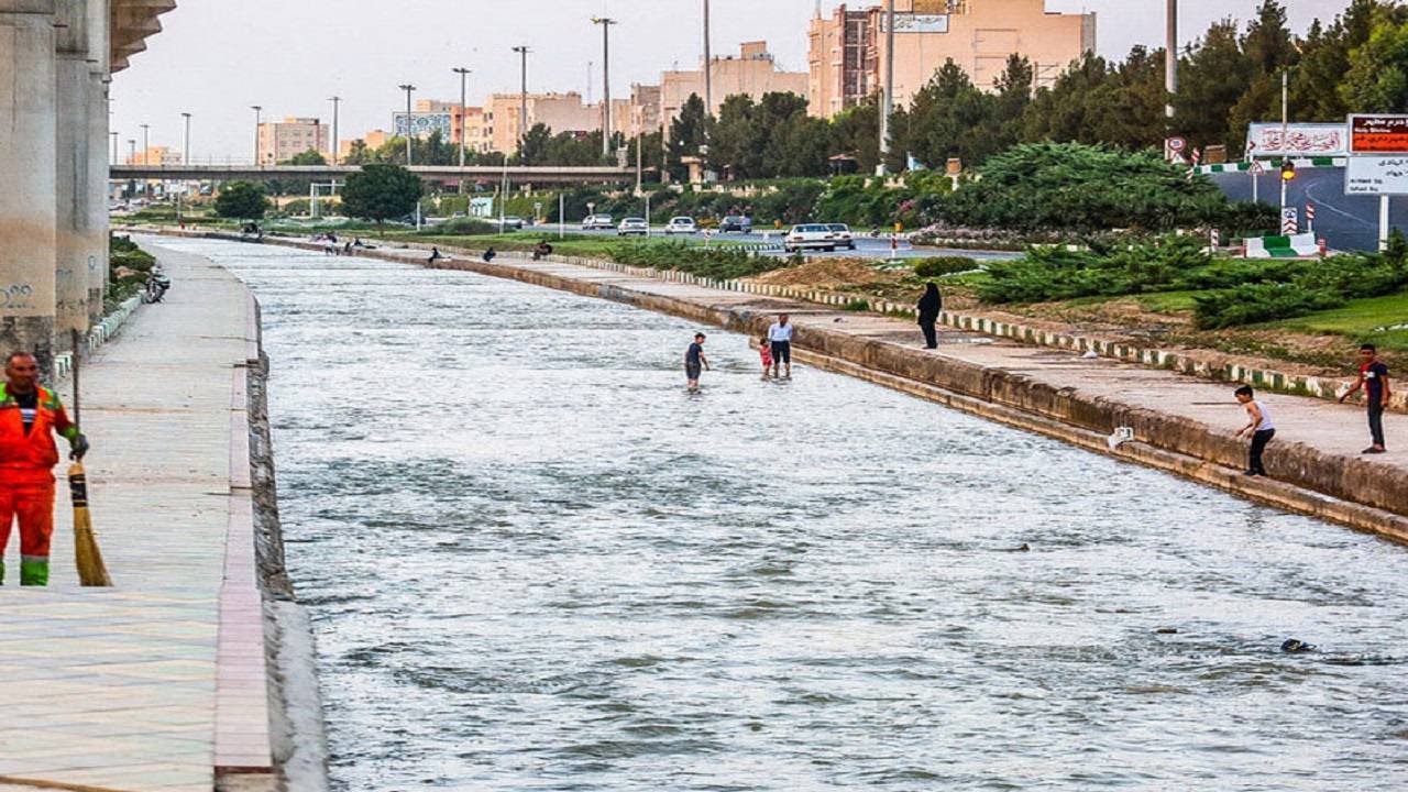 هفدهمین جلسه کمیته کنترل و کاهش خطر سیل در قم برگزار شد