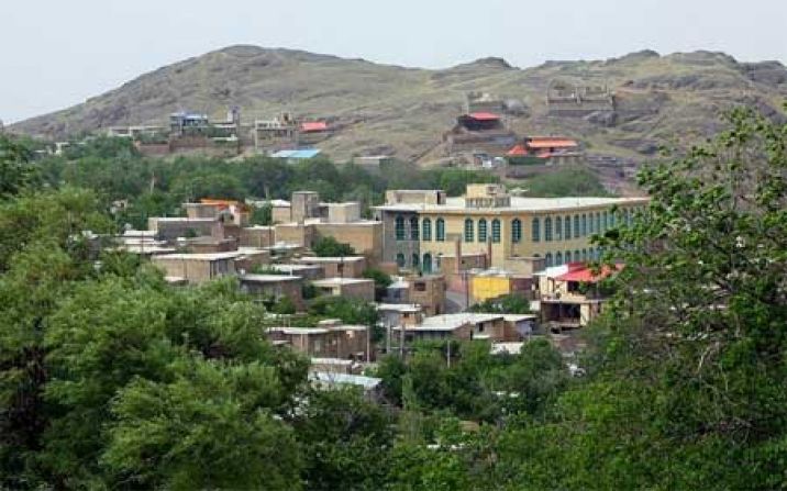 اجرای طرح هادی در روستای فردو از جیب مردم اجرای طرح هادی در روستای فردو از جیب مردم