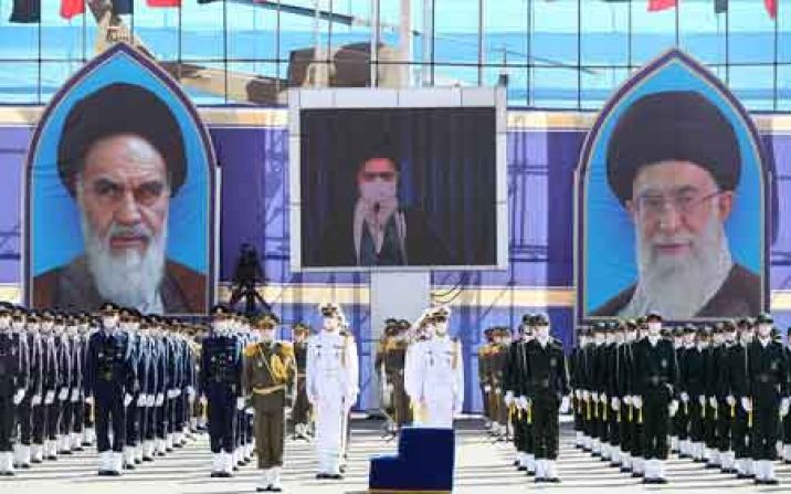 سروصدای اراذل مسلط بر آمریکا ذهن کسی را مشغول نکند؛علاج همه مشکلات در داخل است سروصدای اراذل مسلط بر آمریکا ذهن کسی را مشغول نکند؛علاج همه مشکلات در داخل است