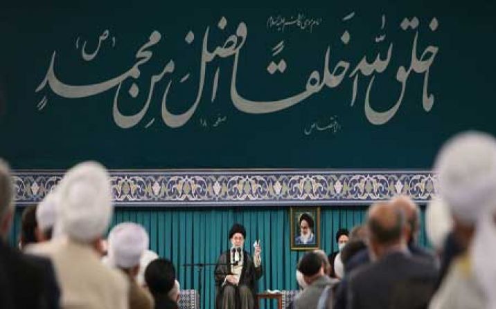 غلط میکند کسی فکر کندن درخت تناور جمهوری اسلامی را هم بکند غلط میکند کسی فکر کندن درخت تناور جمهوری اسلامی را هم بکند