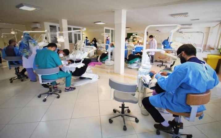 ارائه خدمات دندانپزشکی به 150 مددجوی کمیته امداد استان قم ارائه خدمات دندانپزشکی به 150 مددجوی کمیته امداد استان قم
