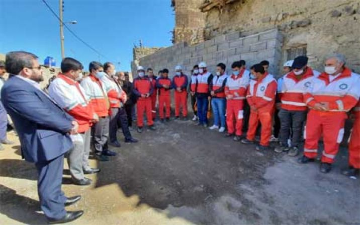 مانور توان افزایی تیم‌های جستجو و نجات در آوار هلال احمر در روستای کرمجگان برگزار شد