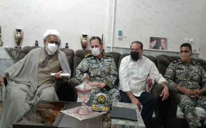 دیدار فرماندهی گروه پدافندهوایی حضرت معصومه (س) و ارشد نظامی ارتش در استان قم با جانباز آزاده ارتشی دیدار فرماندهی گروه پدافندهوایی حضرت معصومه (س) و ارشد نظامی ارتش در استان قم با جانباز آزاده ارتشی