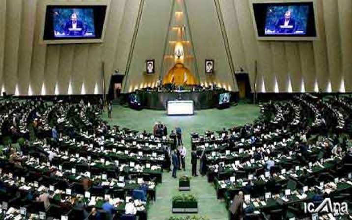 جمعی از نمایندگان با علما و مراجع تقلید در قم دیدار کردند جمعی از نمایندگان با علما و مراجع تقلید در قم دیدار کردند