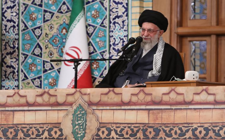 منظور دشمن از دگرگونی تغییر هویت جمهوری اسلامی است منظور دشمن از دگرگونی تغییر هویت جمهوری اسلامی است