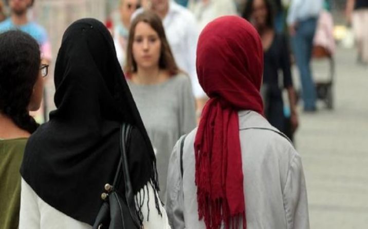 حجاب عزتی به بانوان می‌دهد که در هیچ دینی یافت نمی‌شود