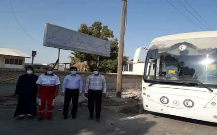 قطر به هلال احمر قم یک دستگاه اتوبوس بنز اهدا کرد